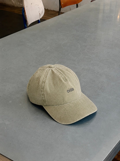 oida in beige